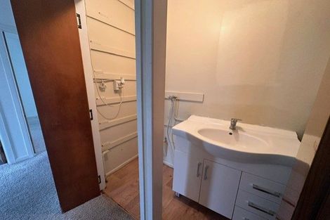 Photo of property in 88 Newlands Road, Newlands, Wellington, 6037