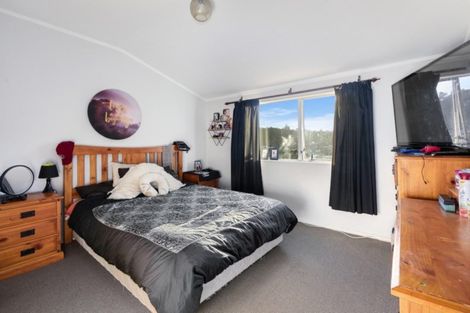 Photo of property in 17 Glen Road, Stokes Valley, Lower Hutt, 5019