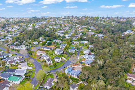 Photo of property in 2/5 Eugen Place, Bayview, Auckland, 0629