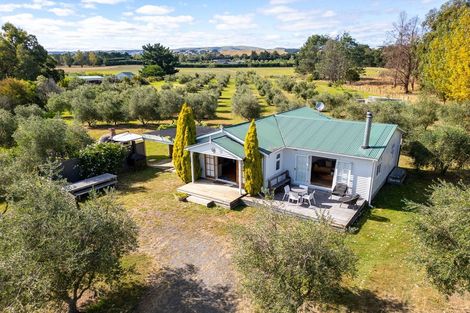 Photo of property in 7 Hawkins Drive, Martinborough, 5711
