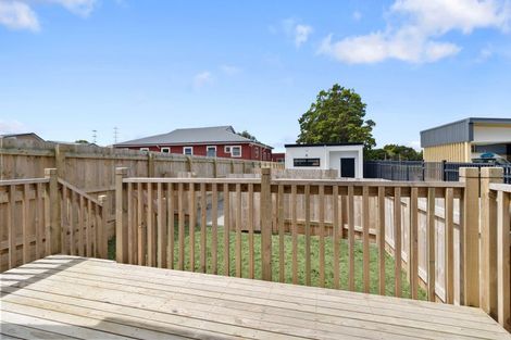 Photo of property in 63 Flanshaw Road, Te Atatu South, Auckland, 0610