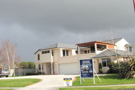 Photo of property in 2 Glen Cree Avenue, Rototuna, Hamilton, 3210