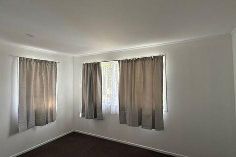 Photo of property in 9 Edwin Freeman Place, Ranui, Auckland, 0612