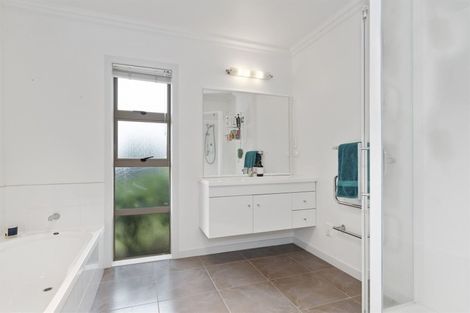 Photo of property in 1 Kereru Place, Pyes Pa, Tauranga, 3112