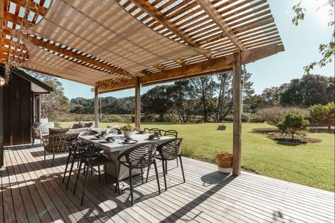 Photo of property in 323 Point Wells Road, Point Wells, Warkworth, 0986