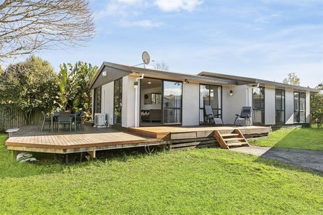 Photo of property in 6 Cameron Place, Ranui, Auckland, 0612