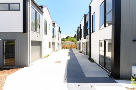 Photo of property in 2a Garner Place, Glenfield, Auckland, 0629