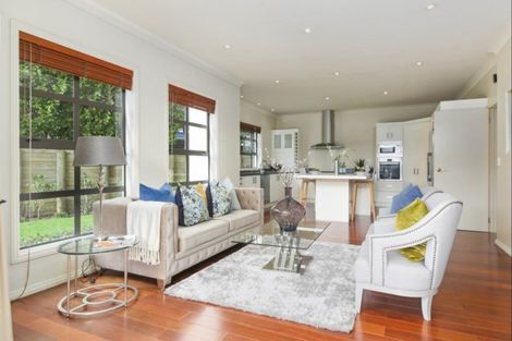Photo of property in 33 Point View Drive, East Tamaki Heights, Auckland, 2016