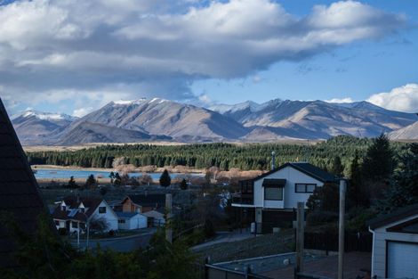 Photo of property in 1 Burnett Place, Lake Tekapo, 7999