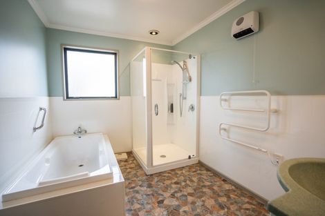 Photo of property in 6 Queen Street, Winton, 9720