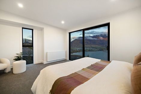 Photo of property in 6 Florence Close, Queenstown Hill, Queenstown, 9300