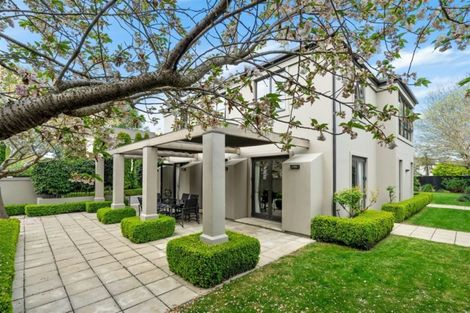 Photo of property in 2 Hogarth Lane, Burnside, Christchurch, 8053