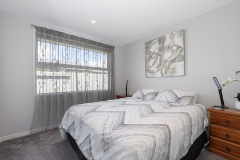 Photo of property in 60 Butterworth Crescent, Papamoa Beach, Papamoa, 3118