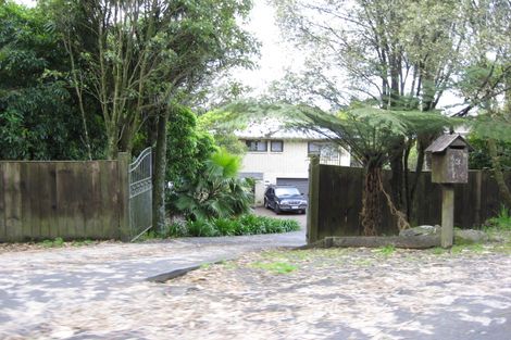Photo of property in 3 Raroa Terrace, Waiatarua, Auckland, 0604