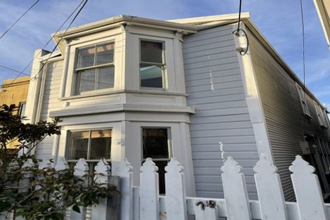 Photo of property in 29 Queen Street, Mount Victoria, Wellington, 6011