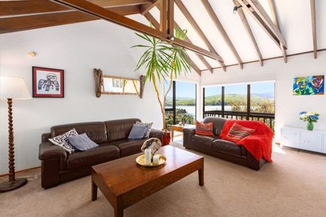 Photo of property in 21 Mercury Way, Whitby, Porirua, 5024