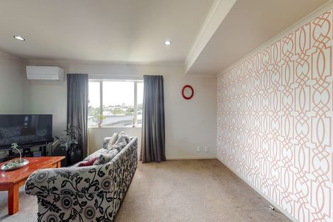 Photo of property in 57 Glanmire Road, Newlands, Wellington, 6037