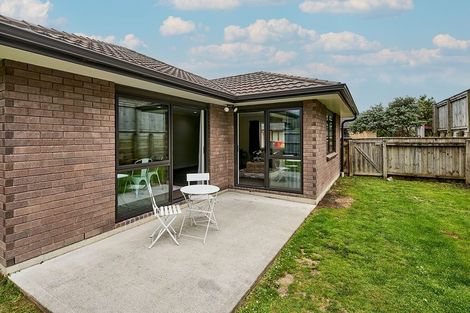 Photo of property in 70 Sunstone Crescent, Timberlea, Upper Hutt, 5018