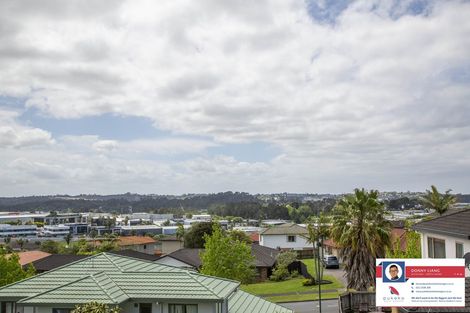 Photo of property in 6 Canary Place, Unsworth Heights, Auckland, 0632