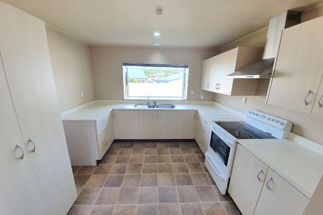 Photo of property in 2/4 South Street, Papakura, 2110