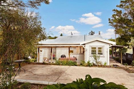 Photo of property in 79 Kaurilands Road, Titirangi, Auckland, 0604