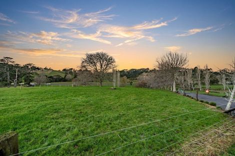 Photo of property in 154 Awa Road, Kumeu, 0891