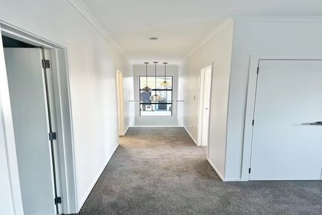 Photo of property in 8 Kotuitui Drive, Wainui, Silverdale, 0992