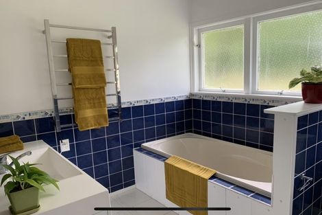 Photo of property in 24 Waverley Avenue, Glenfield, Auckland, 0629