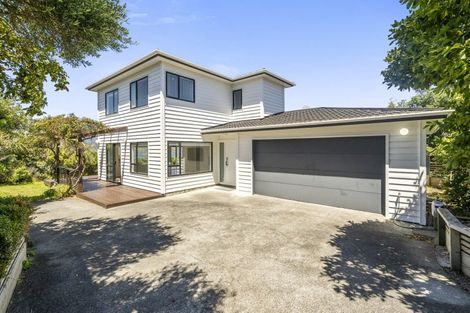 Photo of property in 15 Bury Grove, Strathmore Park, Wellington, 6022