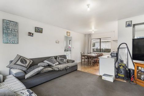 Photo of property in 2/17 Kent Road, Manurewa, Auckland, 2102