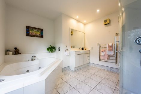 Photo of property in 10 Furlong Crescent, Churton Park, Wellington, 6037