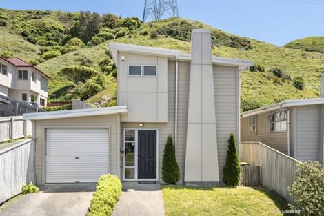 Photo of property in 48 Erlestoke Crescent, Churton Park, Wellington, 6037