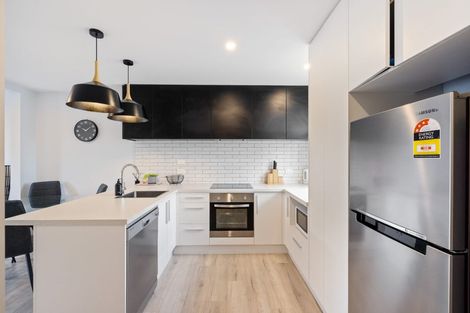 Photo of property in 2/8 New Brighton Road, Shirley, Christchurch, 8061