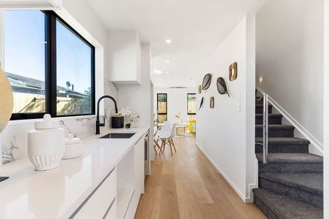 Photo of property in 52a Border Road, Henderson, Auckland, 0612