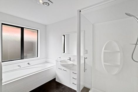 Photo of property in 152a Wainoni Road, Avondale, Christchurch, 8061