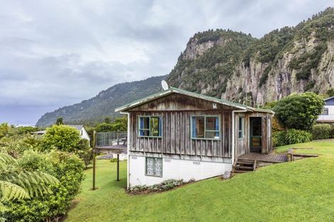 Photo of property in 25 Hinekapi Terrace, Kuratau, Turangi, 3381