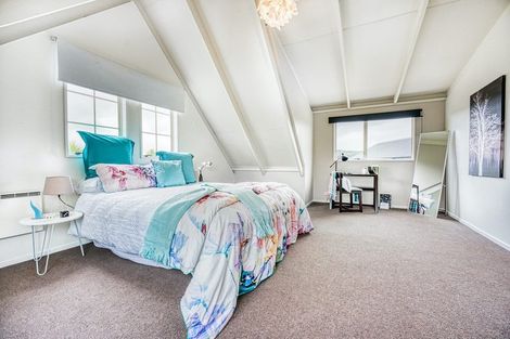 Photo of property in 11 Sunny Crescent, Huapai, Kumeu, 0810