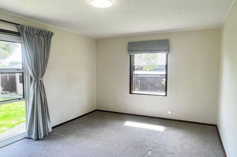 Photo of property in 14 Camberwell Place, Avonhead, Christchurch, 8042