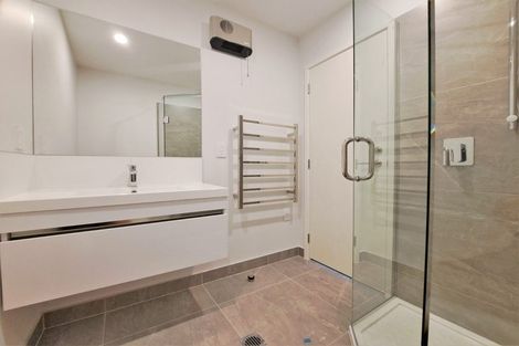 Photo of property in 2/47 Awaroa Road, Sunnyvale, Auckland, 0612