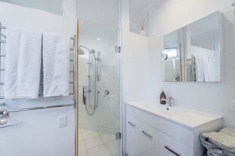 Photo of property in 18 Ringwood Place, Whitianga, 3510