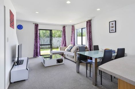 Photo of property in 16/36 West Coast Road, Glen Eden, Auckland, 0602