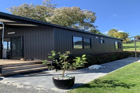 Photo of property in 83 Whitford Park Road, Whitford, Manurewa, 2576