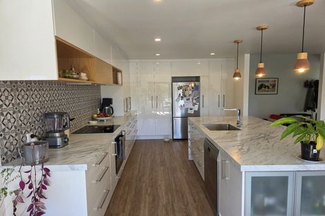 Photo of property in 17 Tauroa Road, Havelock North, 4130