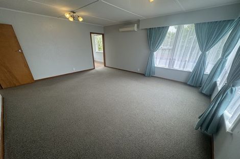 Photo of property in 46 Catherine Crescent, Paparangi, Wellington, 6037