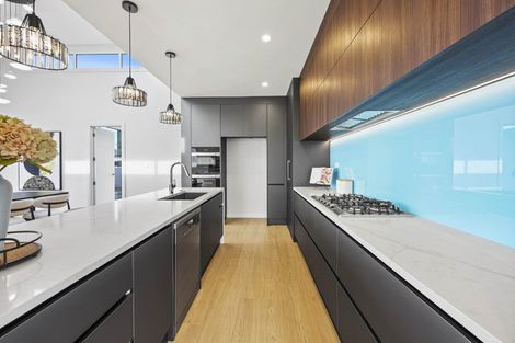Photo of property in 40a The Esplanade, Eastern Beach, Auckland, 2012