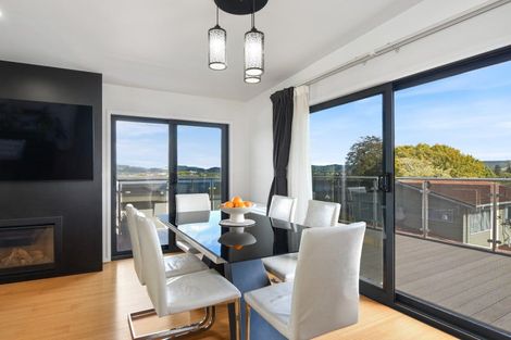 Photo of property in 2b Pah Road, Kawaha Point, Rotorua, 3010