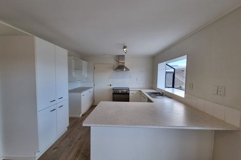 Photo of property in 6 Tern Place, Unsworth Heights, Auckland, 0632