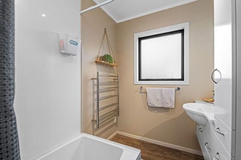 Photo of property in 25 Dickens Street, Owhata, Rotorua, 3010