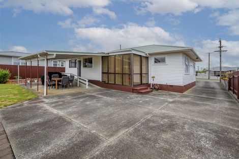 Photo of property in 17 Meadowvale Drive, Levin, 5510