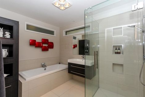 Photo of property in 13 Sandel Rise, Merrilands, New Plymouth, 4312